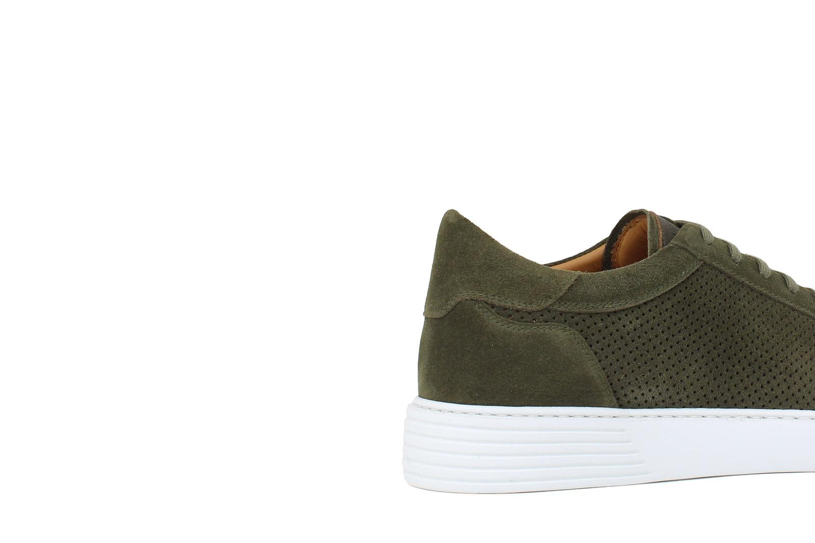 Sneaker in camoscio traforato color verde e fondo in gomma leggera 326FAVER 277  UN ROSSI 