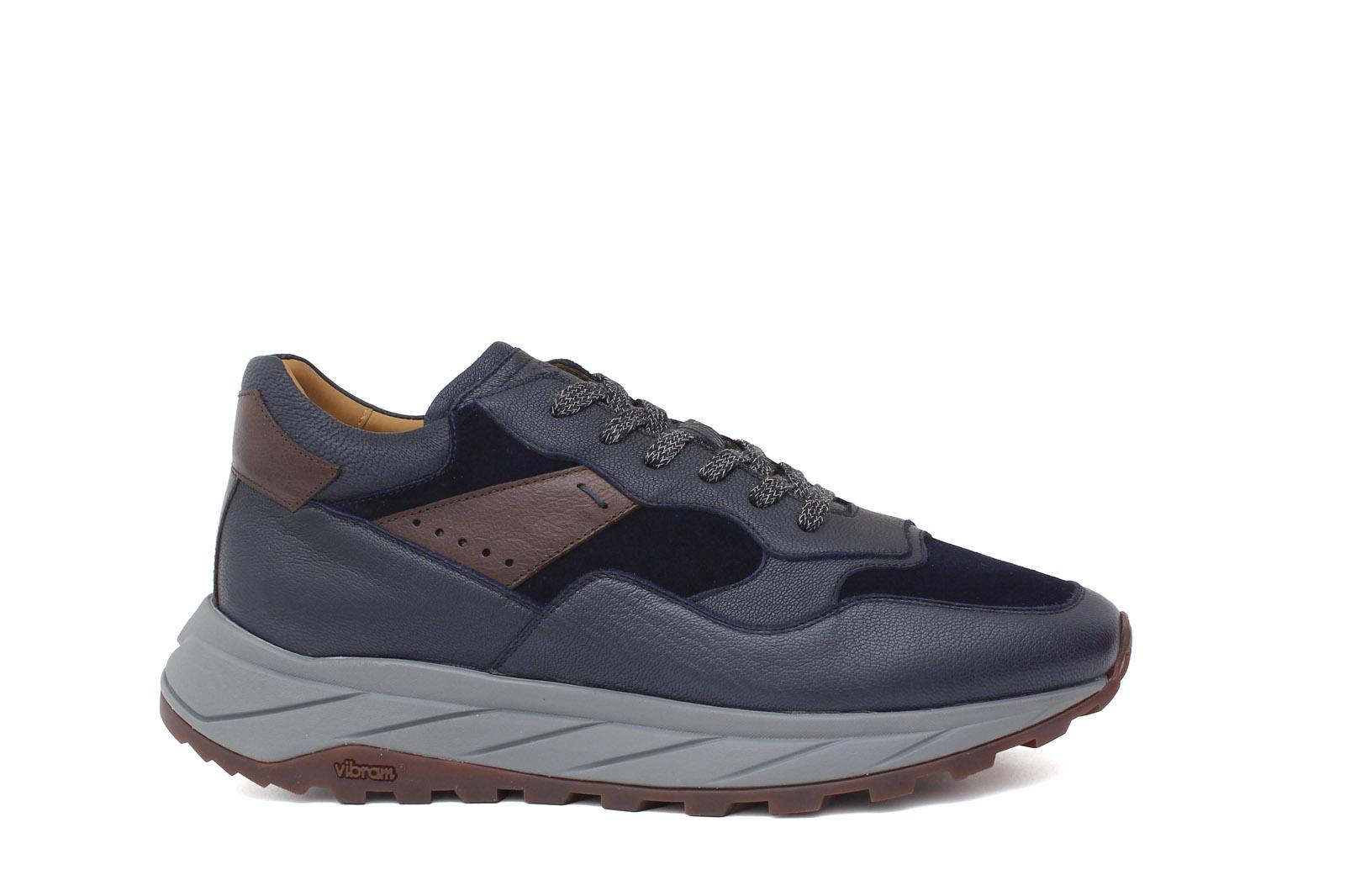 Sneakers in pelle blu con dettaglia testa di moro e riporto in camoscio blu con fondo vibram 800BBLU 391 ROSSI 