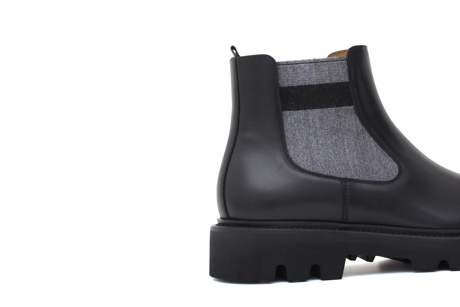 Stivaletto beatles in vitello nero e fondo in gomma leggera 9154CTPBN 1082 ROSSI 