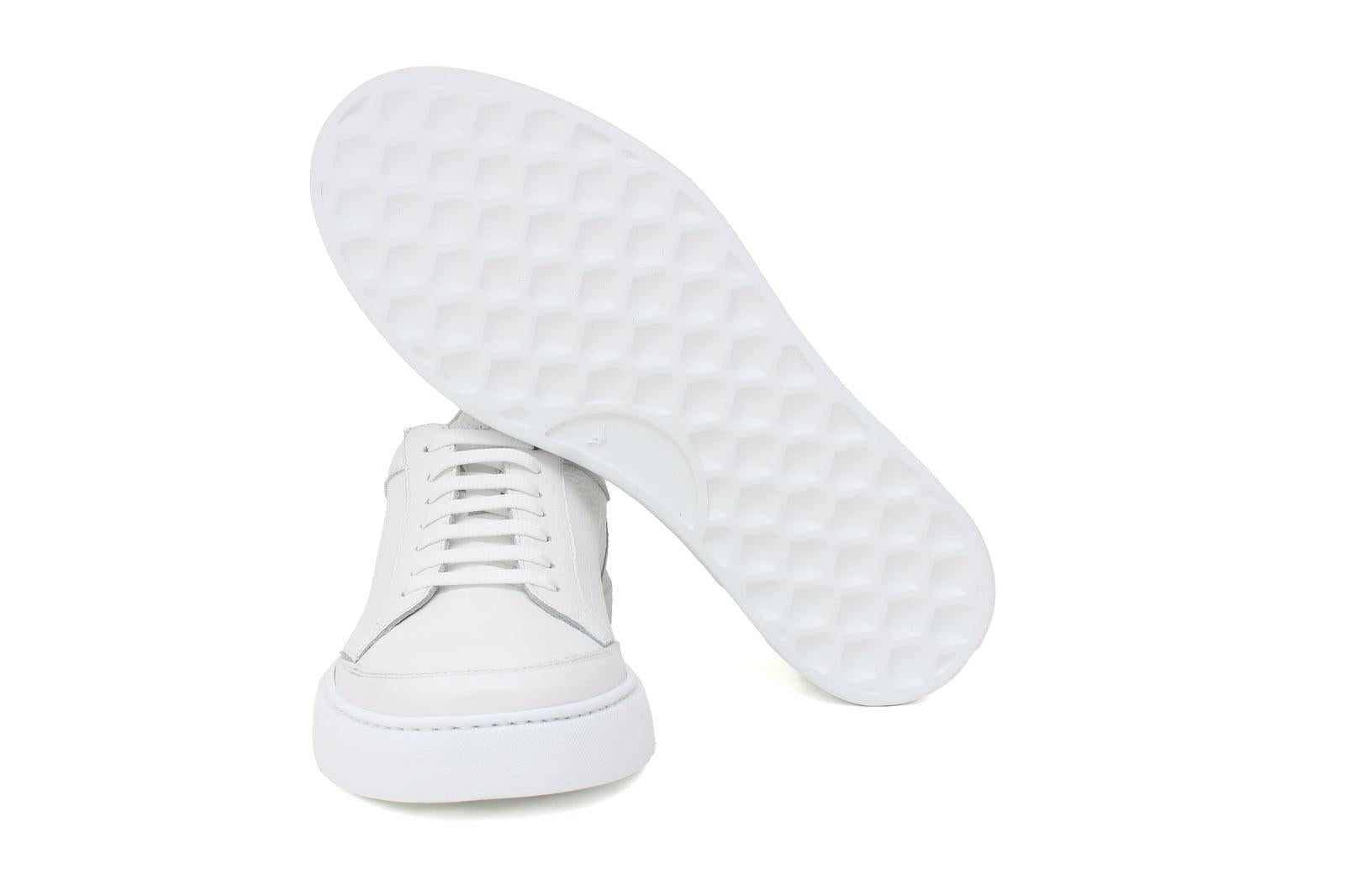 Sneaker in vitello dollaro color off white e fondo in gomma leggera cucito 643LBOW 997 ROSSI 