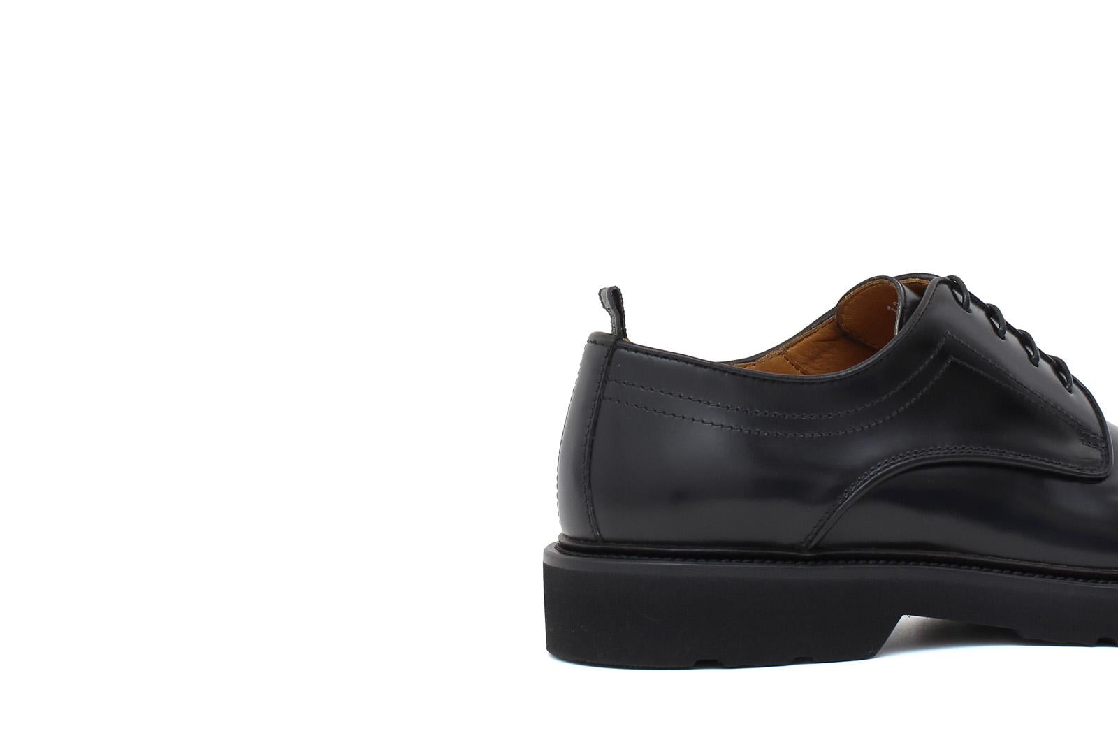 Derby in vitello spazzolato nero con fondo in gomma leggera 1279CALNE 297 ROSSI 