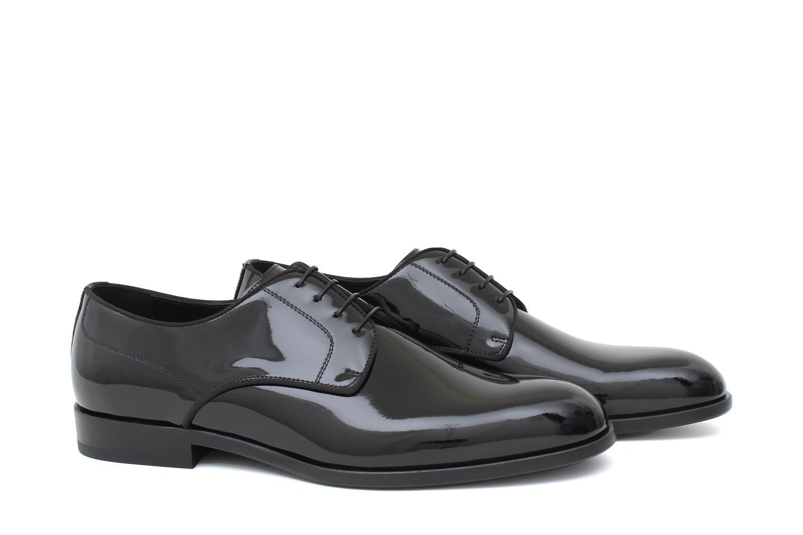 Derby in vernice nero  con fondo in cuoio 608CVENER 371  UN ROSSI 