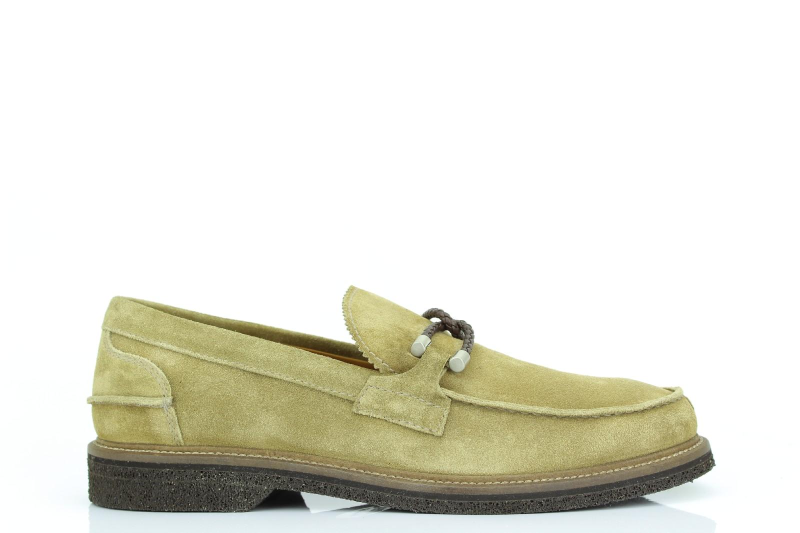 Mocassino in camoscio color paglia con fondo in gomma porosa leggera 8705SALC 57  UN ROSSI 