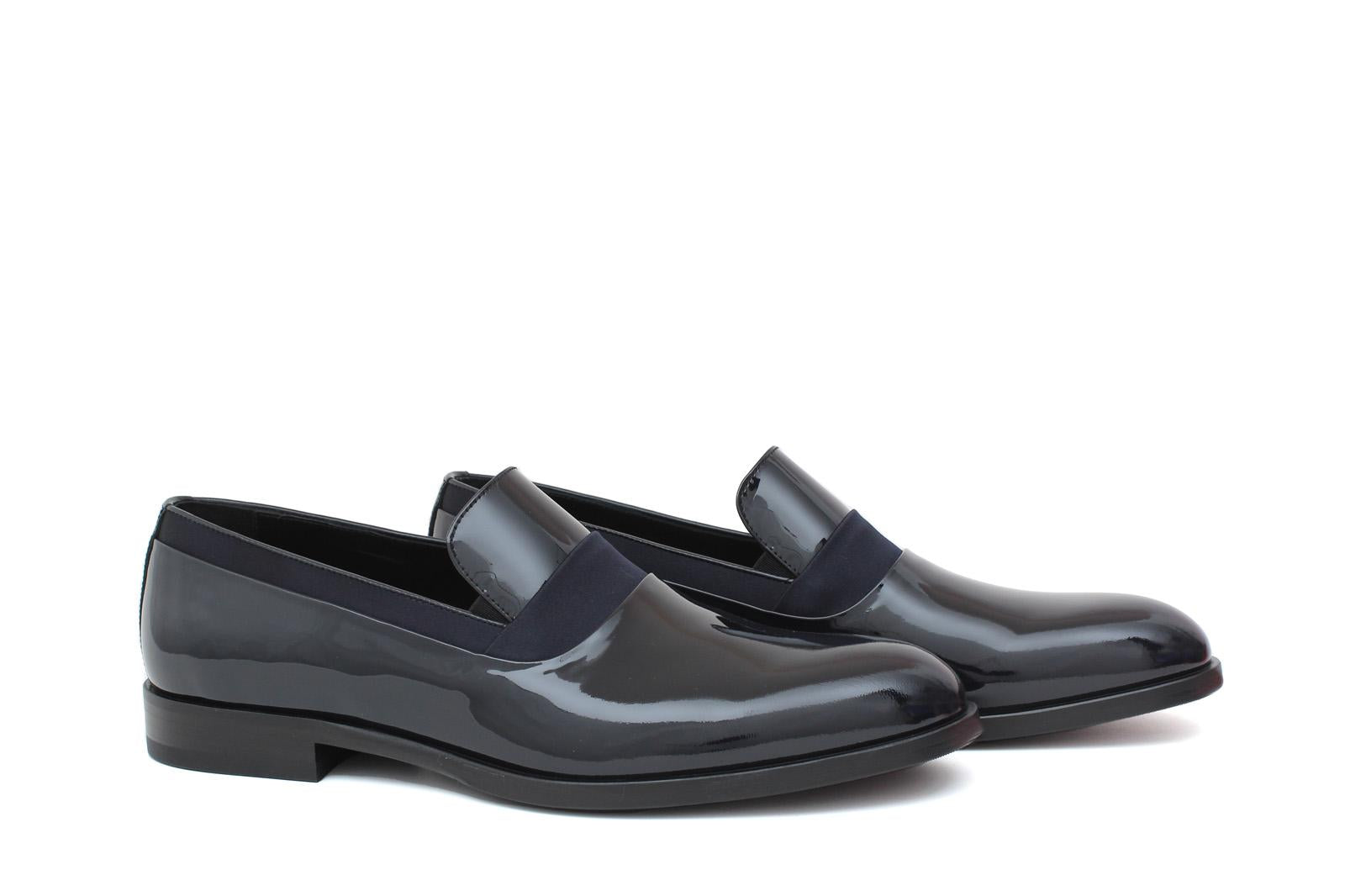 Mocassino in vernice blu con riporti in raso con fondo cuoio antiscivolo 246CGVB 124  UN ROSSI 