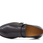 Mocassino con fibbia in vitello spazzolato bordò con fondo in cuoio antiscivolo cucito 8700CBOR 243  UN ROSSI 