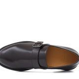 Mocassino con fibbia in vitello spazzolato bordò con fondo in cuoio antiscivolo cucito 8700CBOR 243  UN ROSSI 