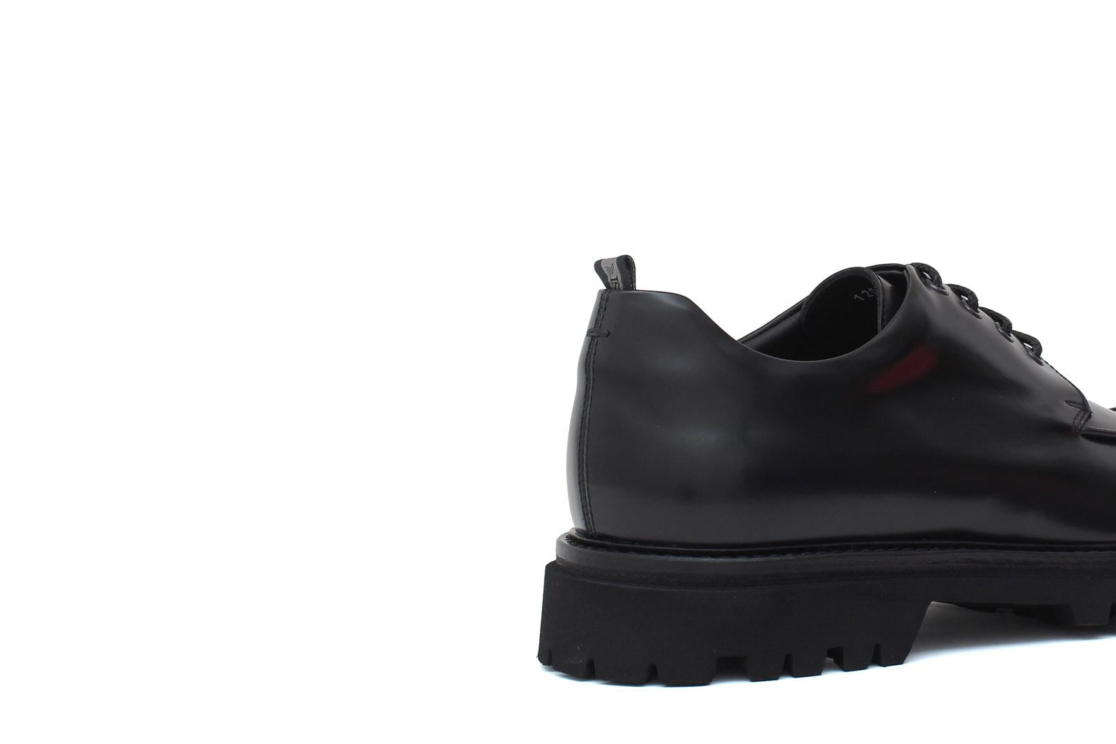 Derby in vitello spazzolato nero con fondo in gomma leggera 1203CNER 1117 ROSSI 