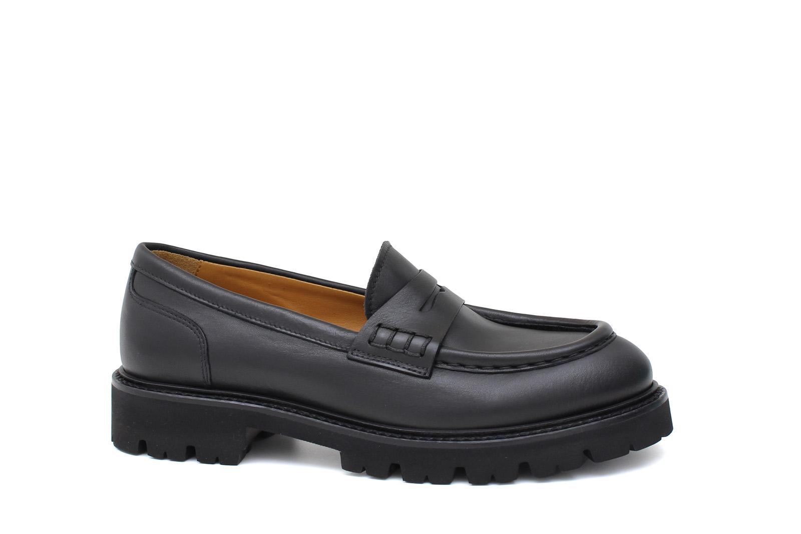 Mocassino donna stile ingegnere in vitello naturale nero e fondo in gomma leggera D212VANE 9 ROSSI 