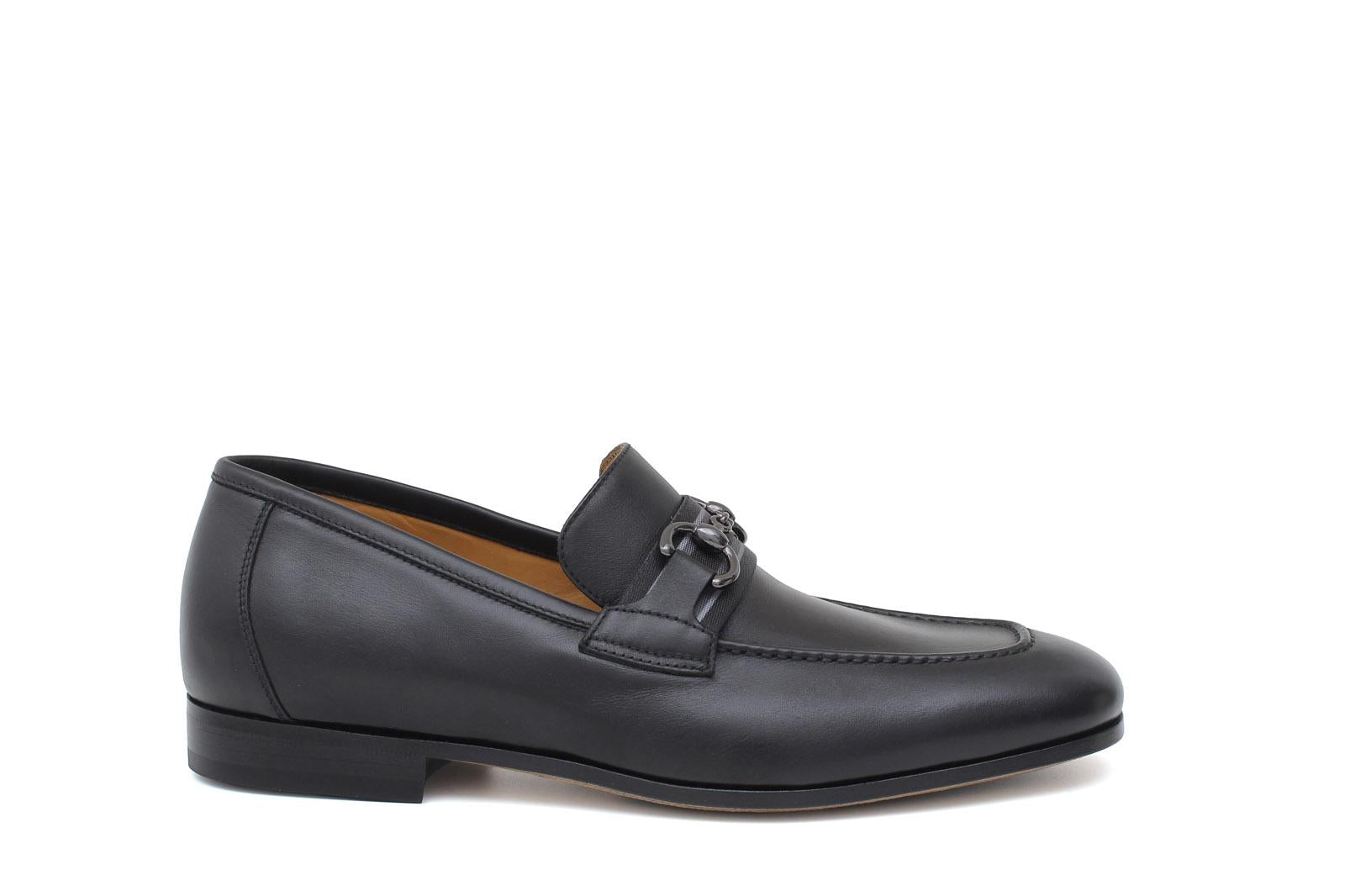 Mocassino con accessorio in vitello a pieno fiore color nero con fondo in cuoio antiscivolo 1556DIXN 94 ROSSI 