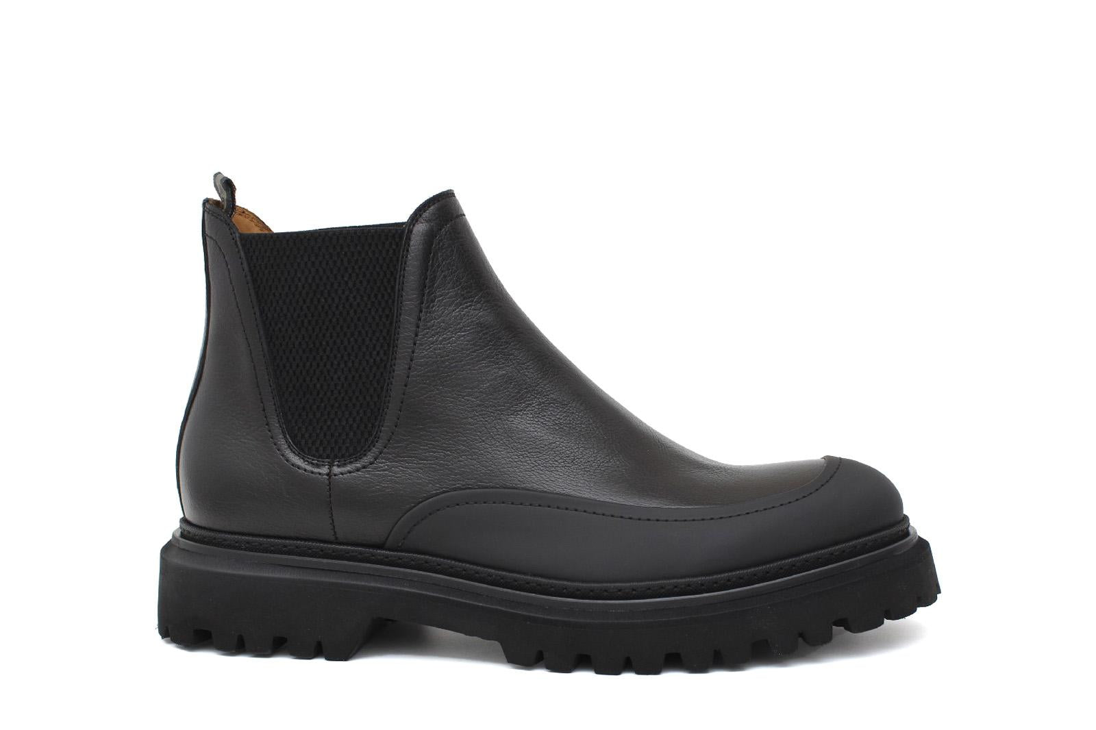 Stivaletto con elastico in bufalo nero e caucciù con fondo gomma leggera 414PBFNE 631 ROSSI 